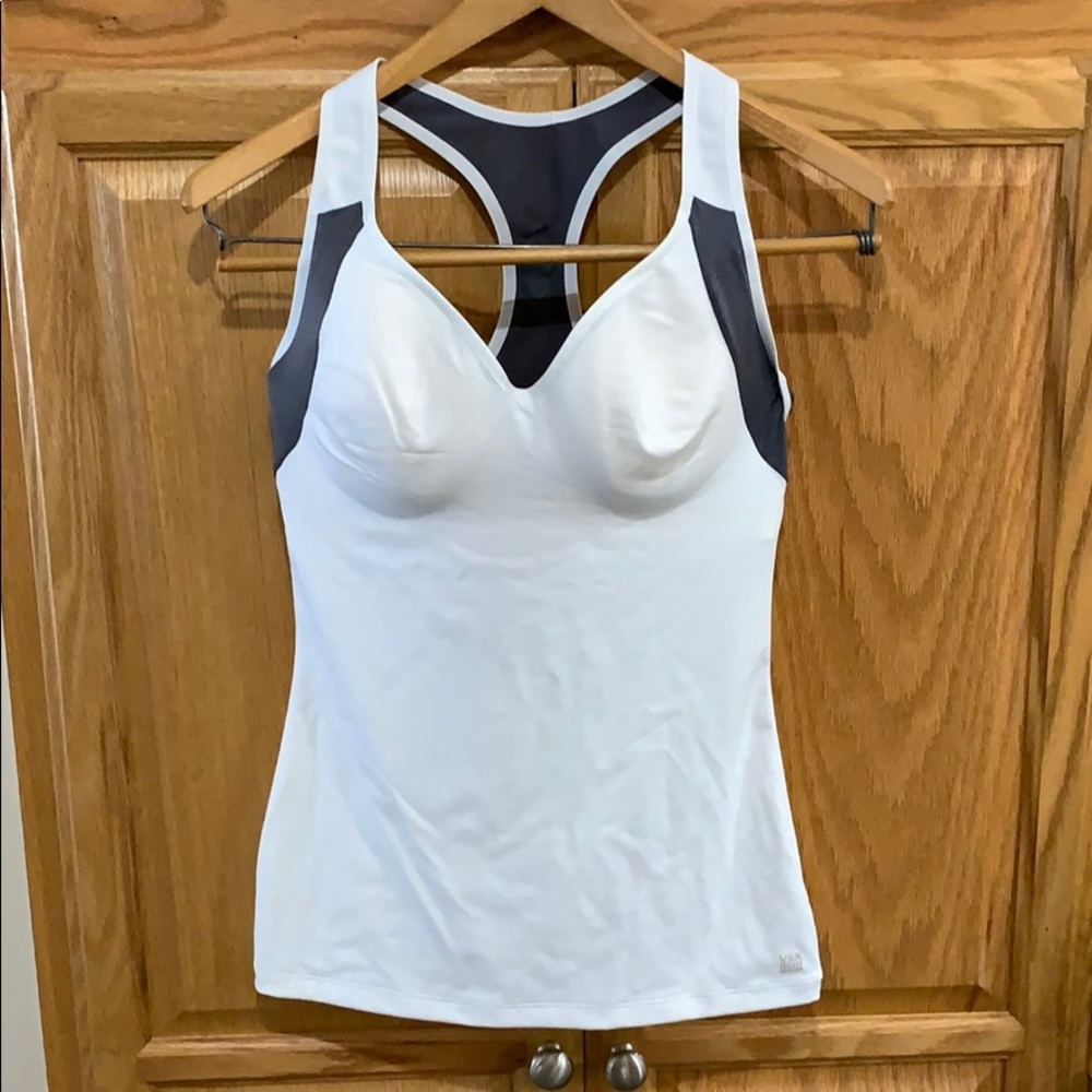 EUC Victoria’s Secret sports bra/top 34D